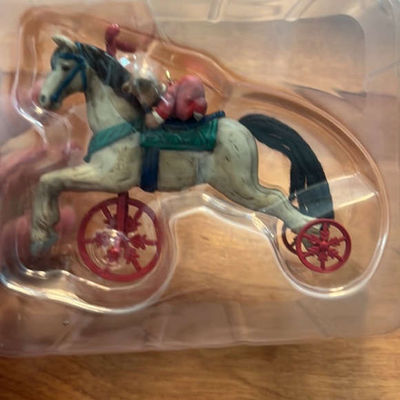 NIB 2016 A Pony for Christmas Hallmark keepsake ornament. 19th in a series. Rare - Picture 10 of 10